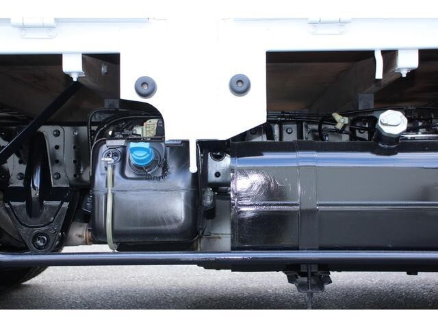 三菱ふそうキャンター平ボディ小型（2t・3t）[写真21]