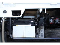 三菱ふそうキャンター平ボディ小型（2t・3t）[写真23]