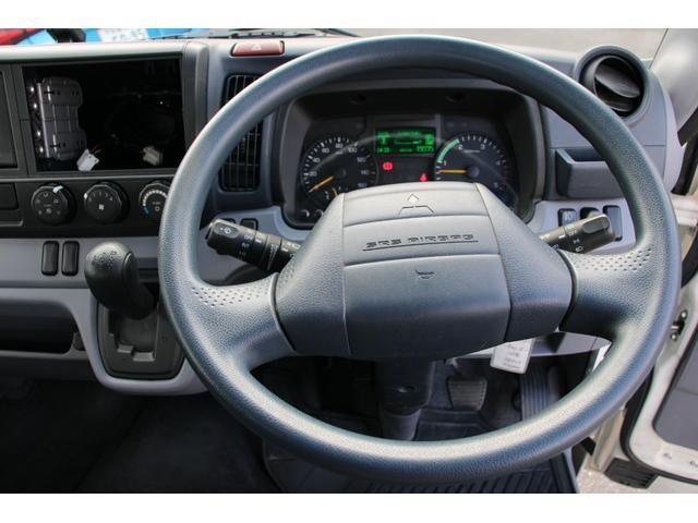 三菱ふそうキャンター平ボディ小型（2t・3t）[写真25]