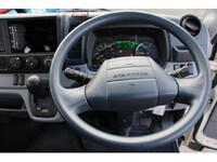 三菱ふそうキャンター平ボディ小型（2t・3t）[写真26]