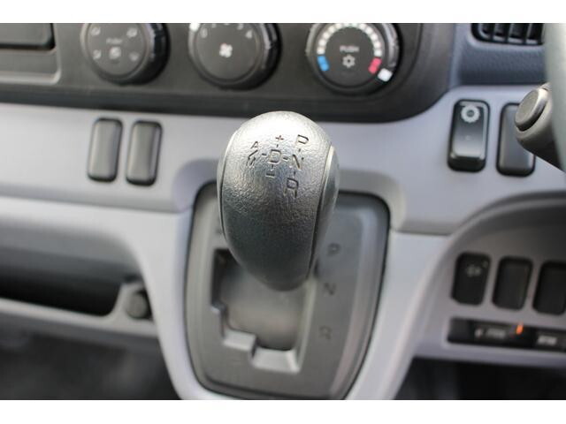 三菱ふそうキャンター平ボディ小型（2t・3t）[写真32]