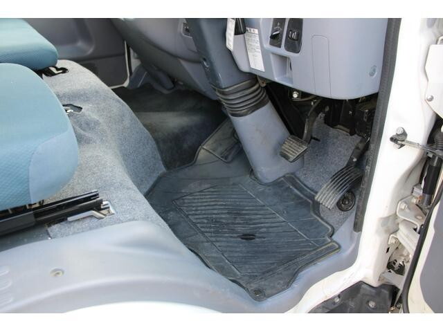 三菱ふそうキャンター平ボディ小型（2t・3t）[写真35]