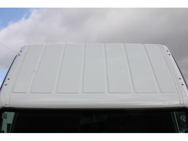 三菱ふそうキャンター平ボディ小型（2t・3t）[写真08]