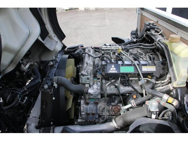 三菱ふそうキャンター平ボディ小型（2t・3t）[写真09]