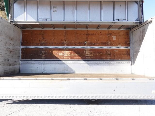 いすゞフォワードアルミウイング増トン（6t・8t）[写真10]