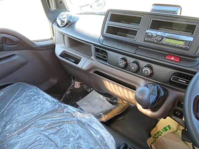 三菱ふそうキャンターダンプ小型（2t・3t）[写真15]