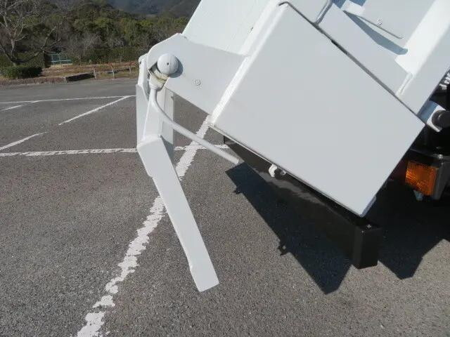 三菱ふそうキャンターダンプ小型（2t・3t）[写真28]