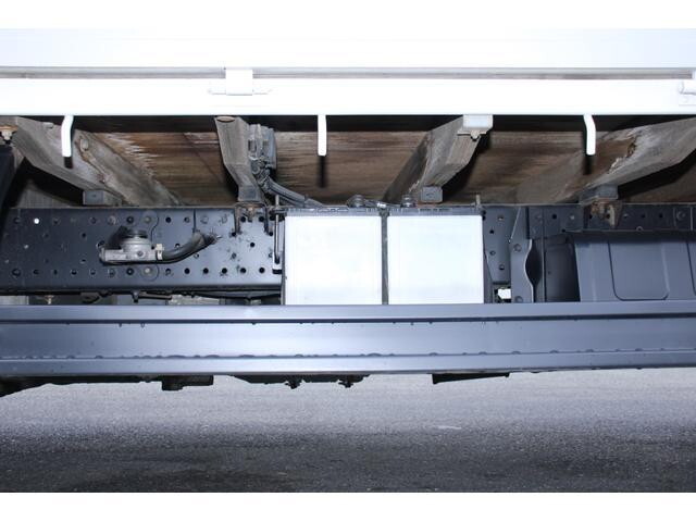 いすゞエルフ平ボディ小型（2t・3t）[写真22]