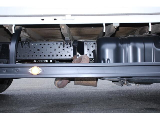 いすゞエルフ平ボディ小型（2t・3t）[写真27]