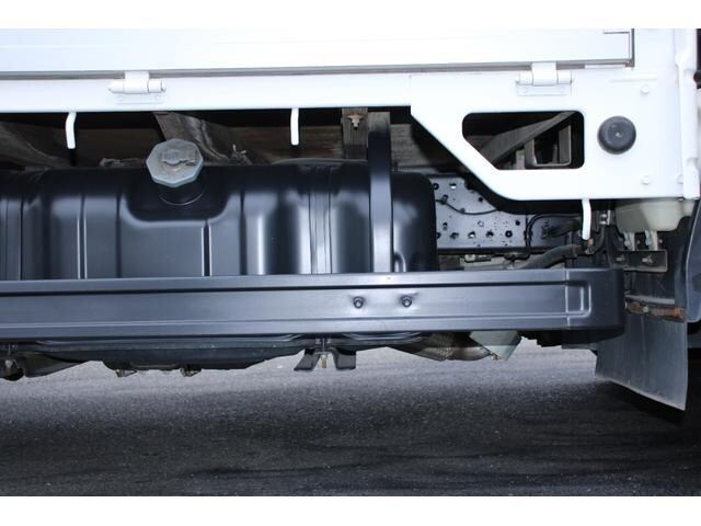 いすゞエルフ平ボディ小型（2t・3t）[写真28]