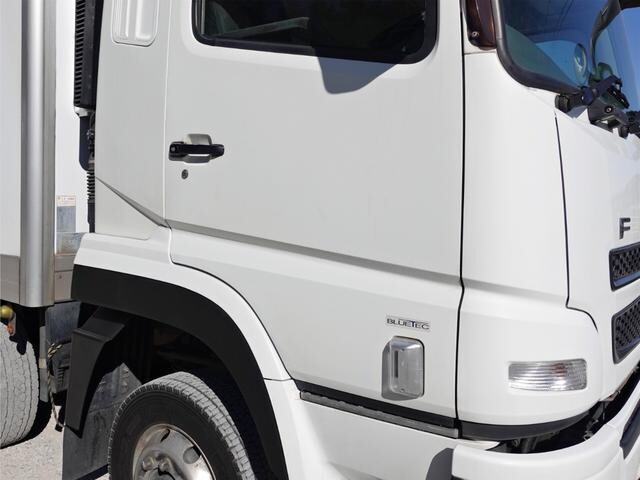 三菱ふそうスーパーグレート冷凍車（冷蔵車）大型（10t）[写真05]