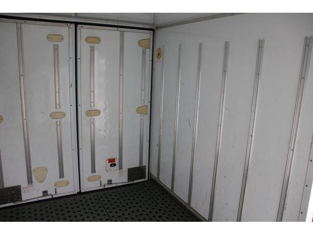 日野デュトロ冷凍車（冷蔵車）小型（2t・3t）[写真18]