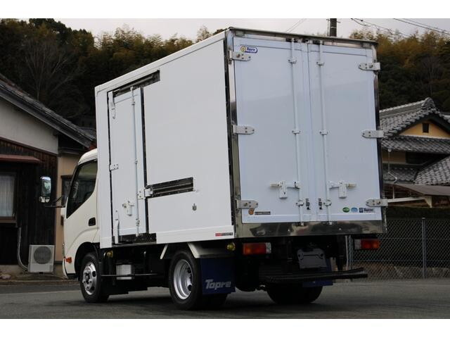 日野デュトロ冷凍車（冷蔵車）小型（2t・3t）[写真02]