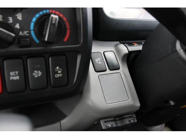 日野デュトロ冷凍車（冷蔵車）小型（2t・3t）[写真32]