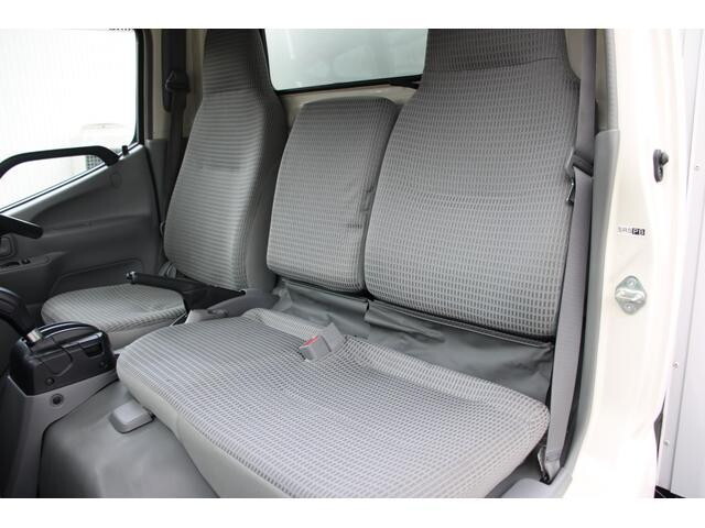 日野デュトロ冷凍車（冷蔵車）小型（2t・3t）[写真38]