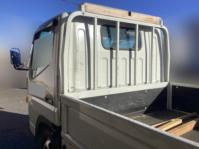 三菱ふそうキャンター平ボディ小型（2t・3t）[写真10]