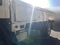 三菱ふそうキャンター平ボディ小型（2t・3t）[写真16]