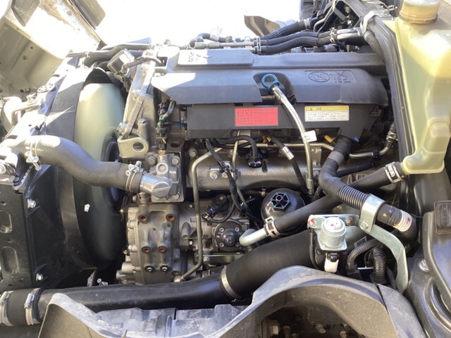 三菱ふそうキャンター平ボディ小型（2t・3t）[写真20]