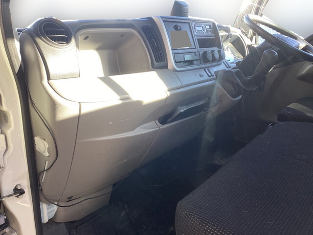 三菱ふそうキャンター平ボディ小型（2t・3t）[写真27]