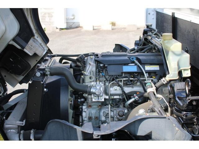 三菱ふそうキャンター平ボディ小型（2t・3t）[写真11]