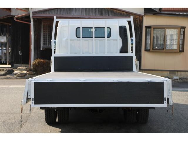 三菱ふそうキャンター平ボディ小型（2t・3t）[写真15]