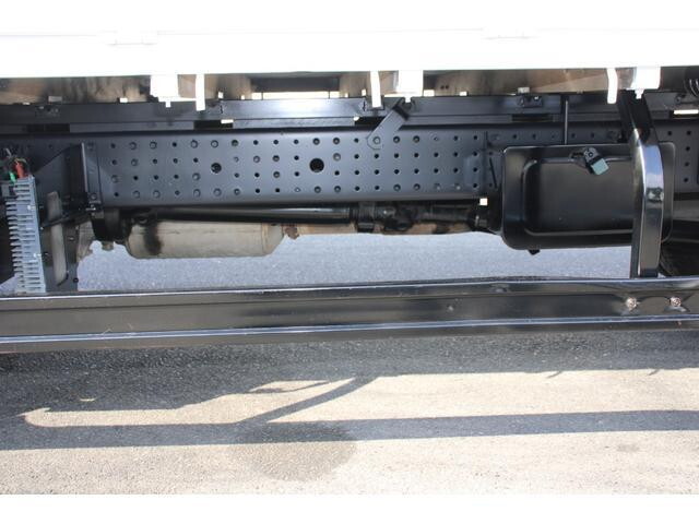 三菱ふそうキャンター平ボディ小型（2t・3t）[写真17]