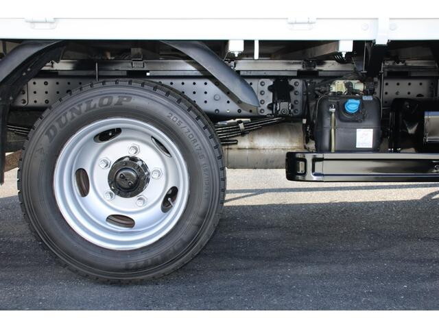 三菱ふそうキャンター平ボディ小型（2t・3t）[写真21]