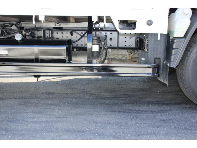 三菱ふそうキャンター平ボディ小型（2t・3t）[写真24]