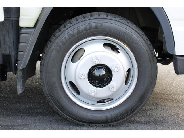 三菱ふそうキャンター平ボディ小型（2t・3t）[写真25]