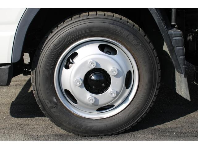 三菱ふそうキャンター平ボディ小型（2t・3t）[写真26]