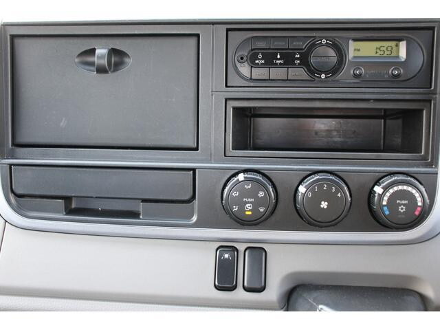 三菱ふそうキャンター平ボディ小型（2t・3t）[写真33]