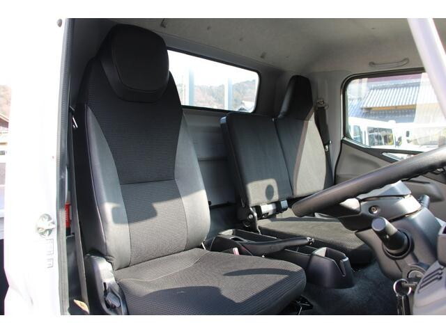 三菱ふそうキャンター平ボディ小型（2t・3t）[写真38]