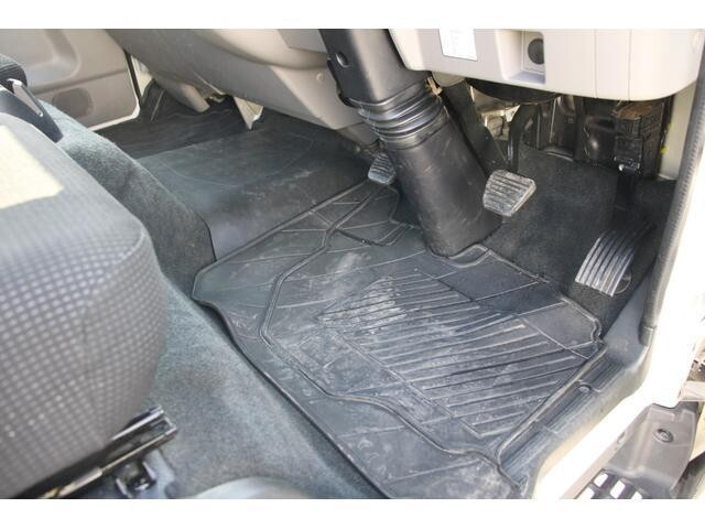 三菱ふそうキャンター平ボディ小型（2t・3t）[写真39]