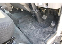 三菱ふそうキャンター平ボディ小型（2t・3t）[写真40]