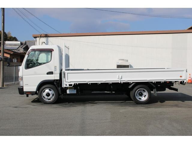 三菱ふそうキャンター平ボディ小型（2t・3t）[写真04]