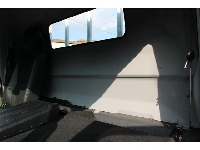 三菱ふそうキャンター平ボディ小型（2t・3t）[写真40]