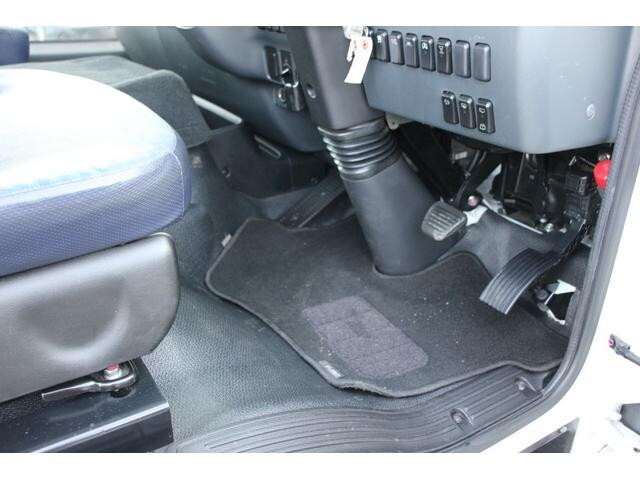 三菱ふそうローザマイクロバス[写真34]