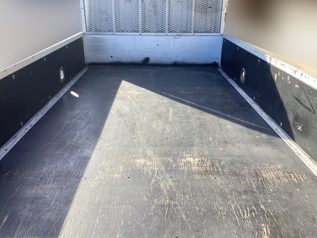 三菱ふそうキャンター平ボディ小型（2t・3t）[写真10]