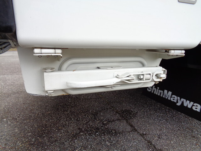 日野デュトロパッカー車（塵芥車）小型（2t・3t）[写真16]