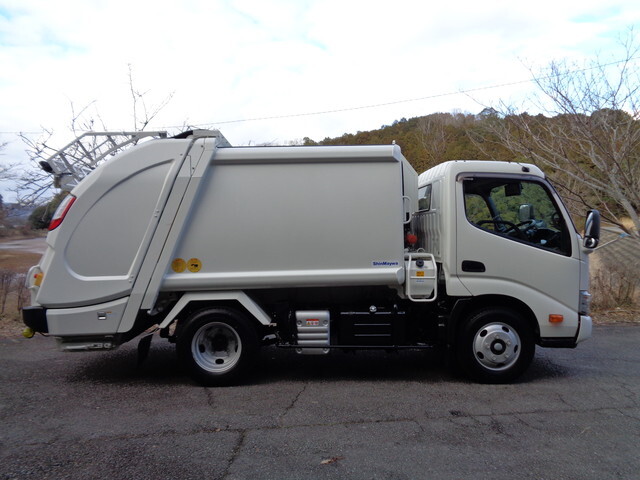 日野デュトロパッカー車（塵芥車）小型（2t・3t）[写真04]