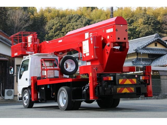 いすゞエルフ高所作業車小型（2t・3t）[写真02]