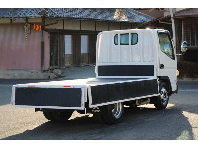 三菱ふそうキャンター平ボディ小型（2t・3t）[写真12]