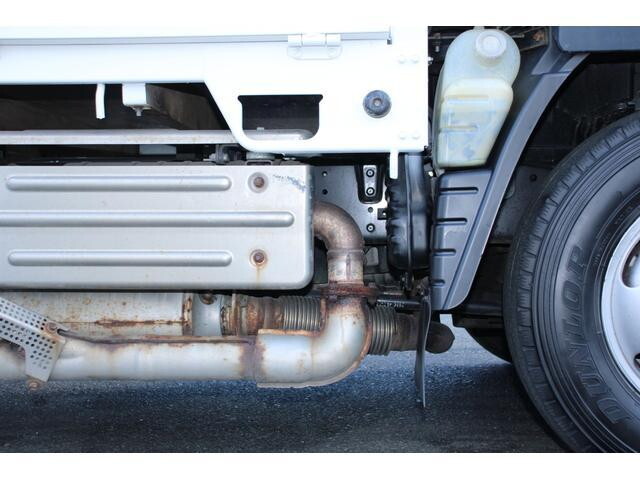 三菱ふそうキャンター平ボディ小型（2t・3t）[写真18]