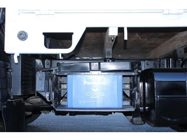 三菱ふそうキャンター平ボディ小型（2t・3t）[写真25]