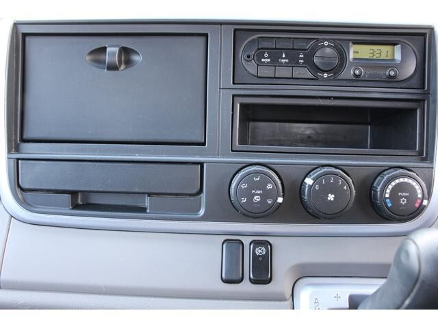 三菱ふそうキャンター平ボディ小型（2t・3t）[写真31]