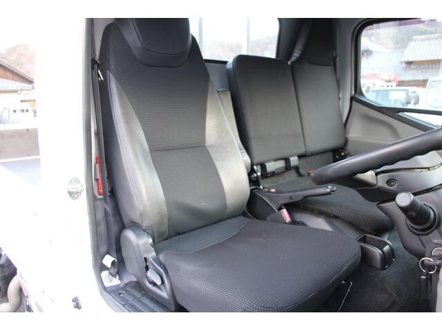 三菱ふそうキャンター平ボディ小型（2t・3t）[写真34]