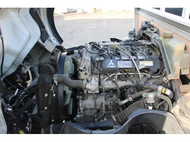 三菱ふそうキャンター平ボディ小型（2t・3t）[写真09]