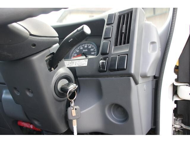 いすゞエルフ平ボディ小型（2t・3t）[写真33]