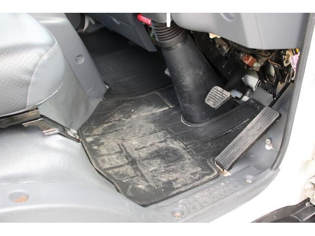 いすゞエルフ平ボディ小型（2t・3t）[写真40]