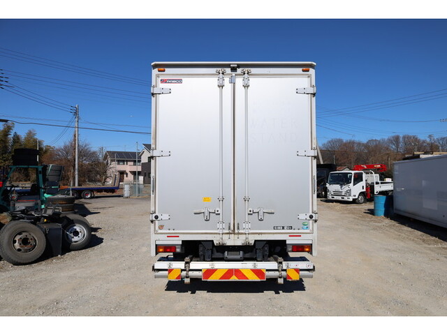 三菱ふそうキャンターアルミウイング小型（2t・3t）[写真11]